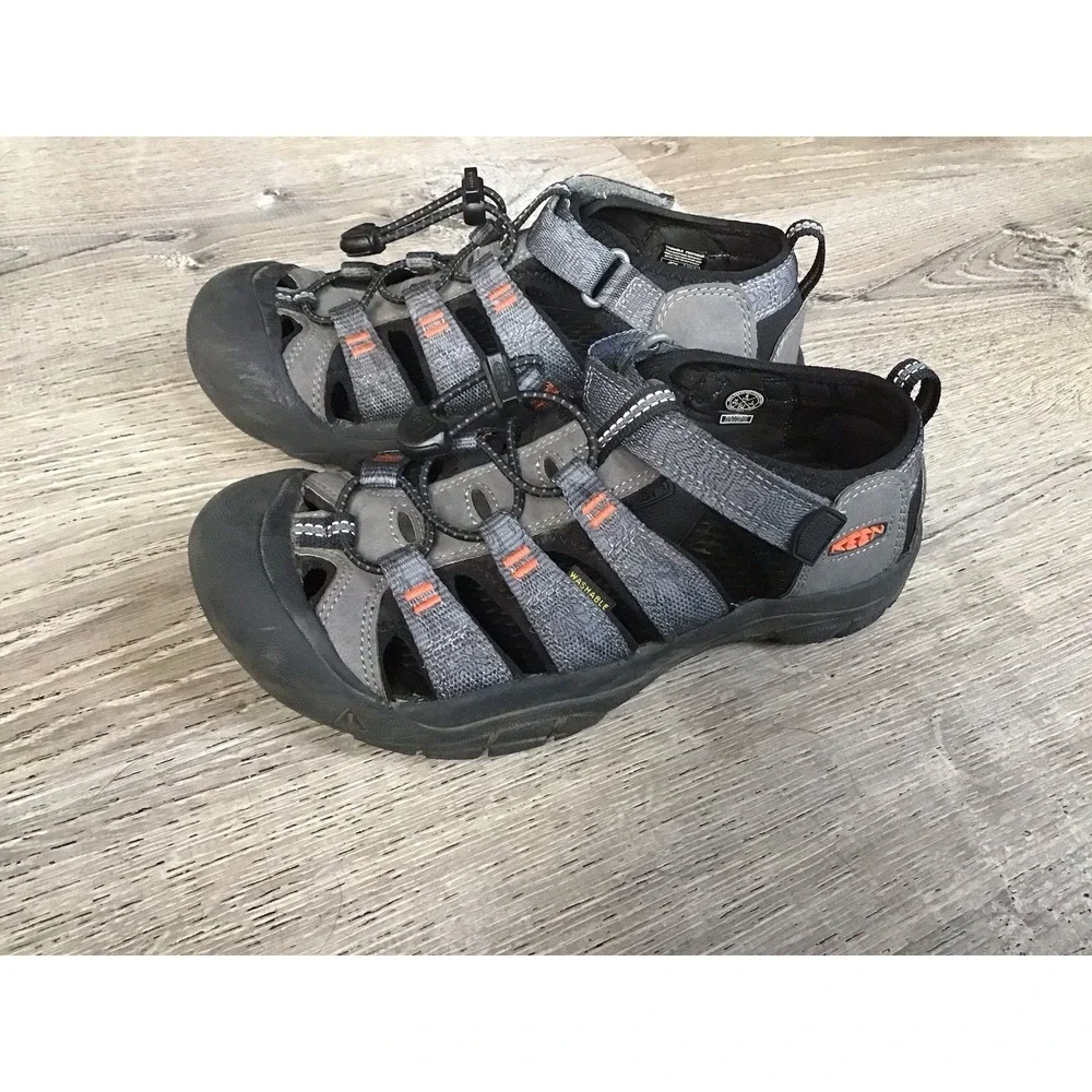 Keen Newport H2 Youth Size 4 Sandals Water Hiking Shoes Gray 1026277
